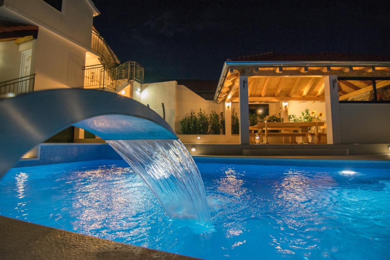 Villa Milena With Heated Pool And Jacuzzi Kostanje Экстерьер фото