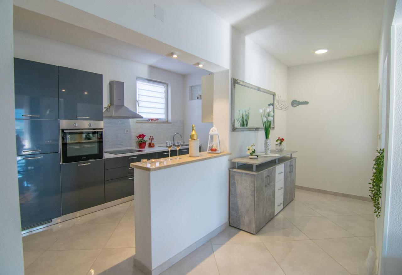 Villa Milena With Heated Pool And Jacuzzi Kostanje Экстерьер фото