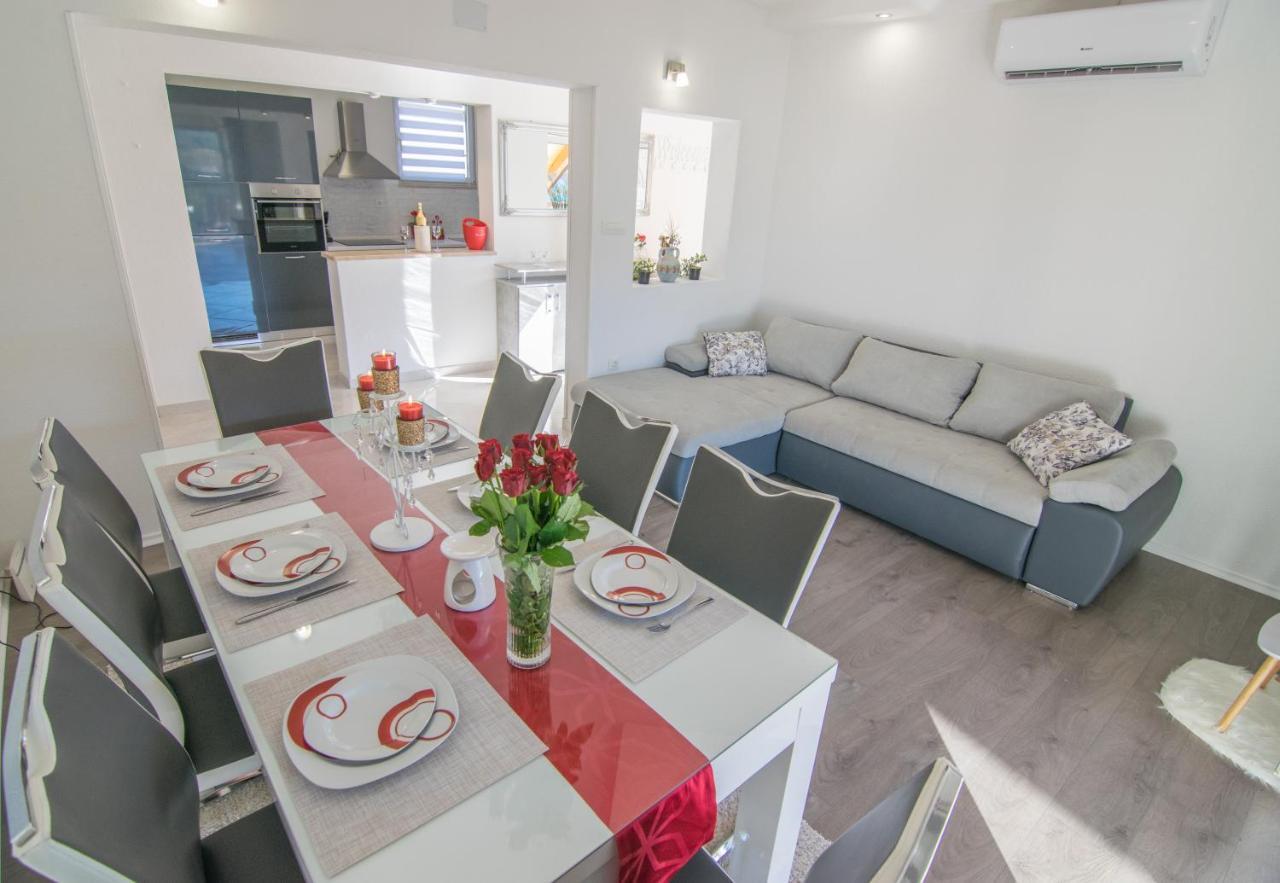 Villa Milena With Heated Pool And Jacuzzi Kostanje Экстерьер фото
